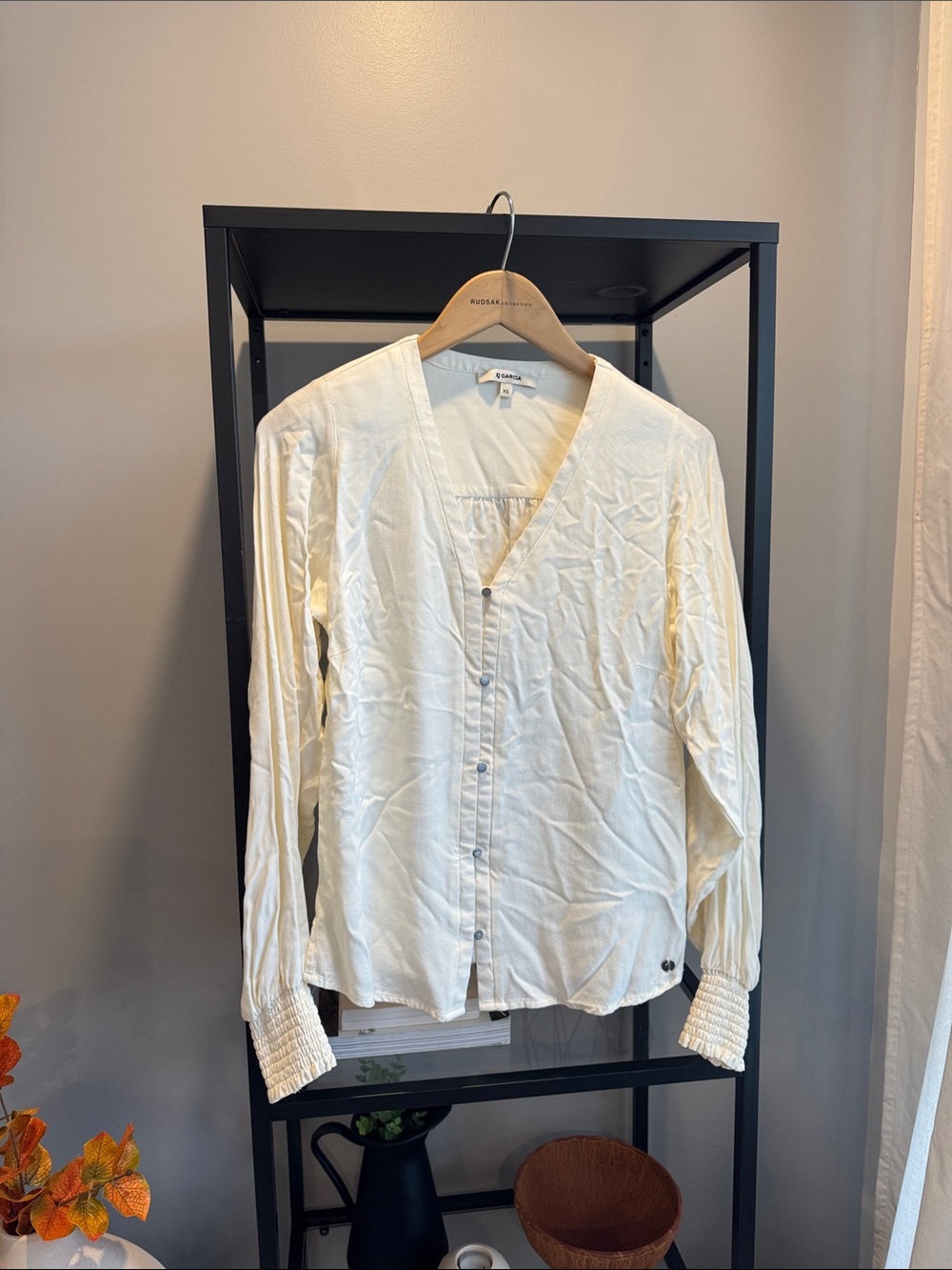 028. Off-White Lightweight Button-Front Shirt Jacket